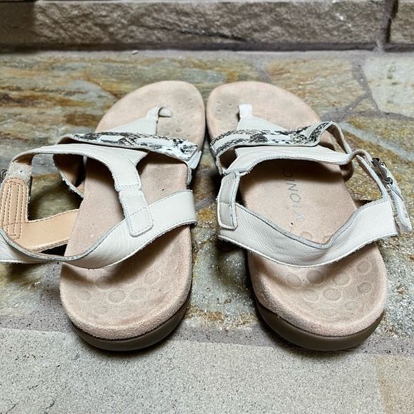 Vionic Lupe Boa Met Adjustable T strap sandal Leather cream snakeskin print 9 - Picture 6 of 10